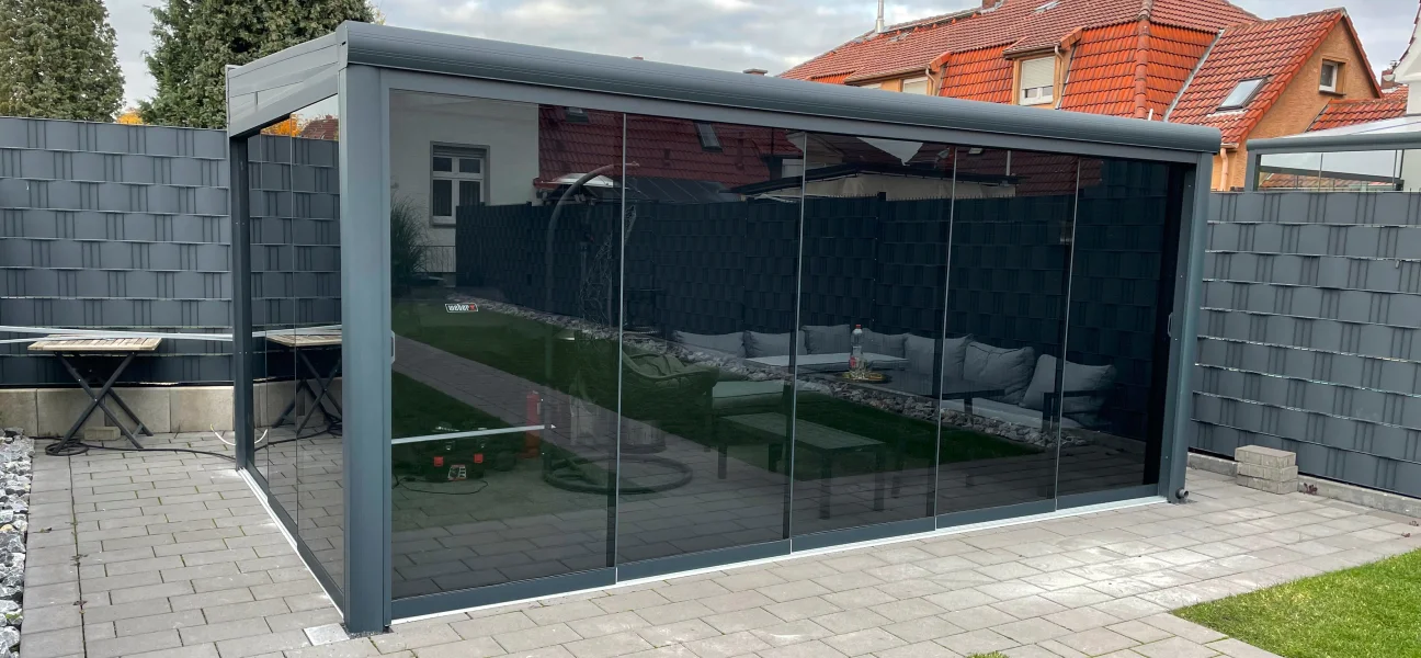 Sommergarten aus Aluminium und Glas