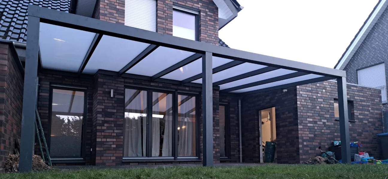 Terrassenüberdachung mit Glas
